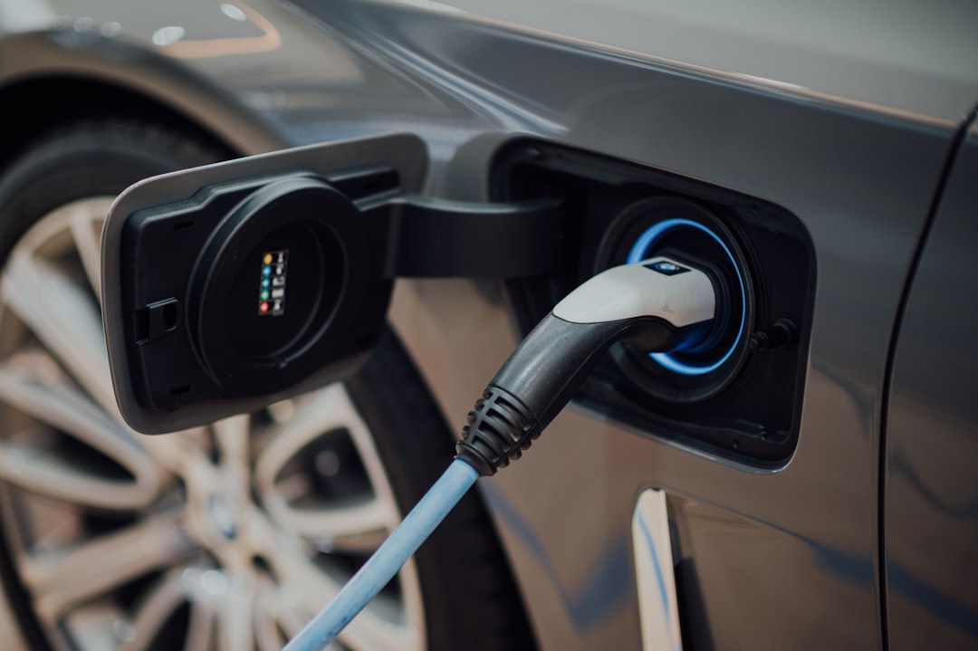 Batteria e sistema di ricarica di un veicolo elettrico, immagine illustrativa sul riciclo delle batterie