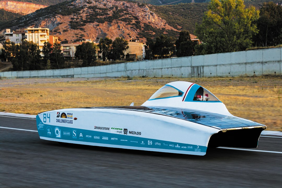 Veicolo elettrico progettato per la massima efficienza aerodinamica